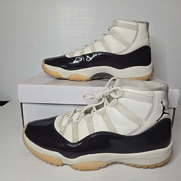 Womens 12 Air Jordan 11 Mid Neapolitan AR0715-101 - Picture 1 of 13